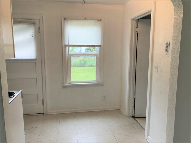 Photo - 948 Miles Ave