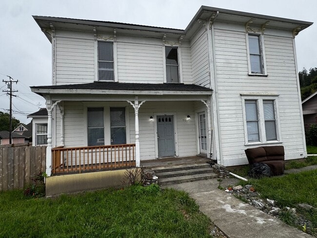 Building Photo - 910 8th St Unit 910 8th ST