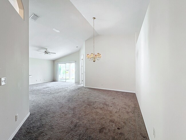 Photo - 2250 Chinaberry Cir SE