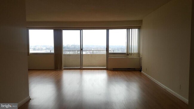 Photo - 4515 Willard Ave Unidad 2008S