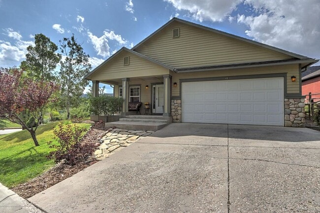 Building Photo - Single Family Home for Rent in New Castle