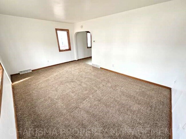 Photo - 3 Bedroom, 2 Bath House With All the Charm and Space You Need! Unidad 805 4th Street