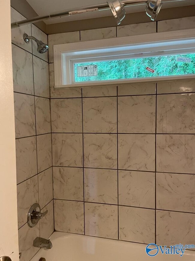 Photo - 2108 Pulaski Pike NW