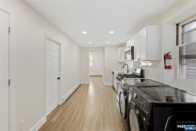 Photo - 86 Farnham Ave