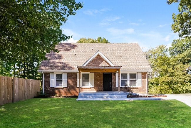 Building Photo - 2044 Dinsmore Rd