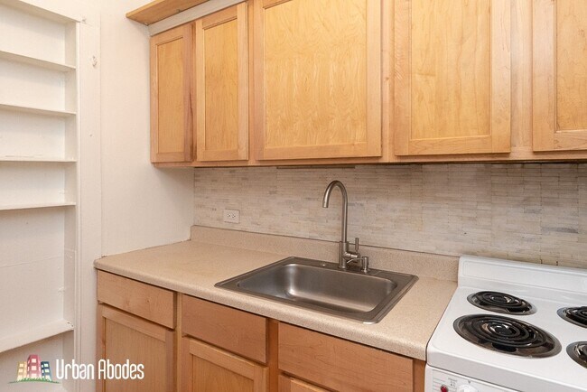 Photo - 535 W Arlington Pl Unit A00C