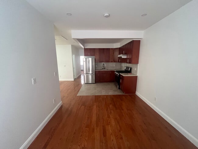 Building Photo - 66-35 Booth St Rental