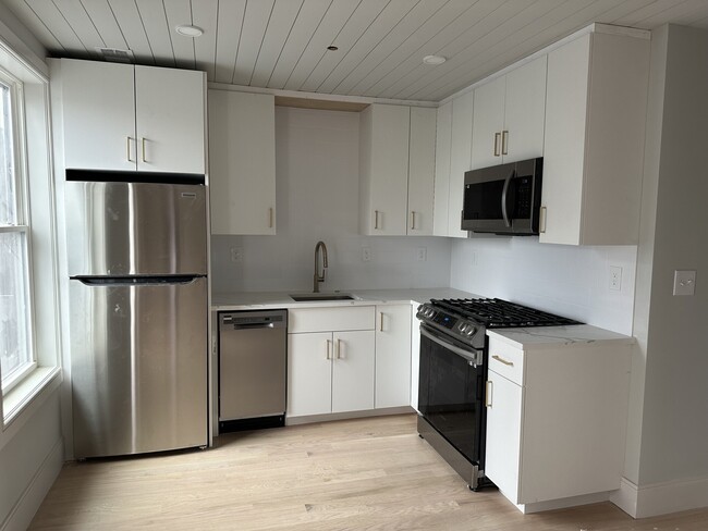 Photo - 183 Maverick St Condo