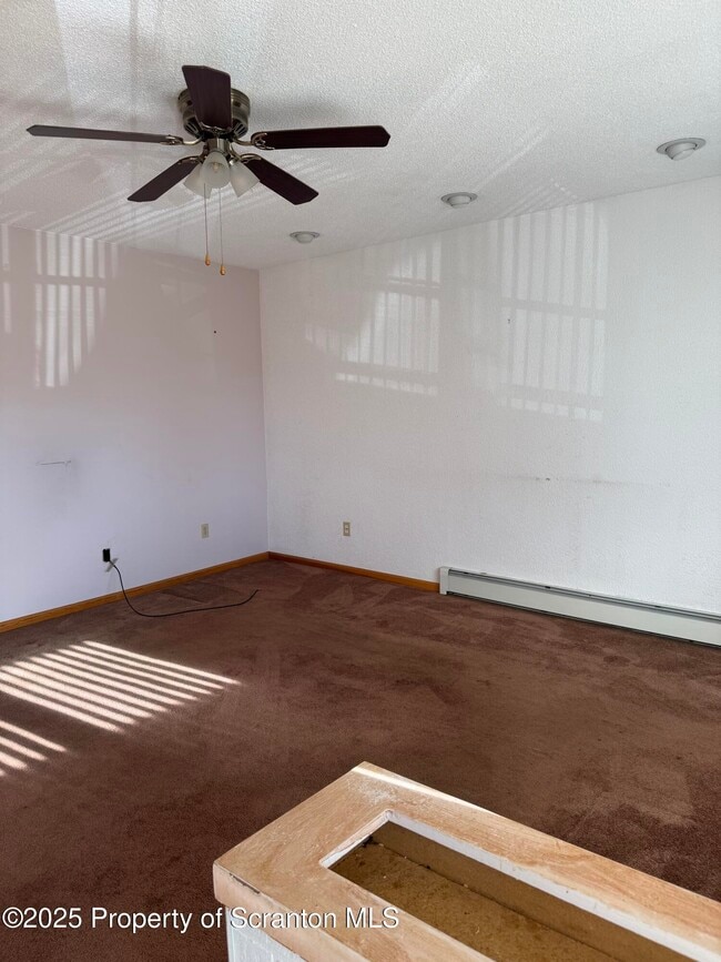 Photo - 407 Boyle St