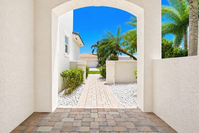 Photo - 207 Isle Verde Way
