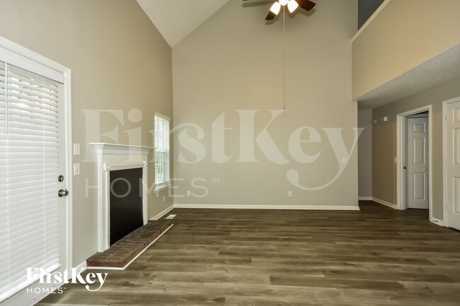 Photo - 610 Woodland Hills Dr