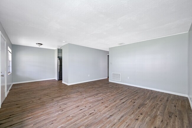 Sunny Point Apartments