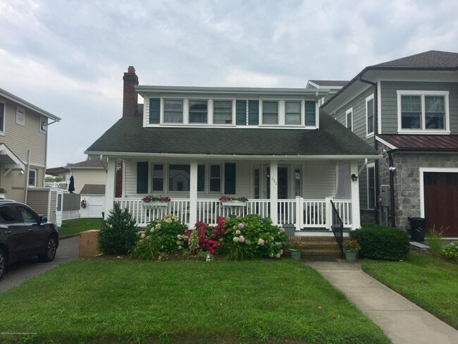 Photo - 515 Jefferson Ave