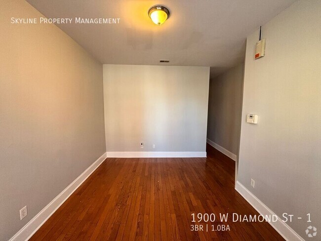 Building Photo - Charming 3 Bedroom Apartment W/ Backyard F... Unit 1