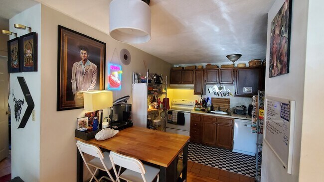 Photo - 245 Kelton St Unit 24