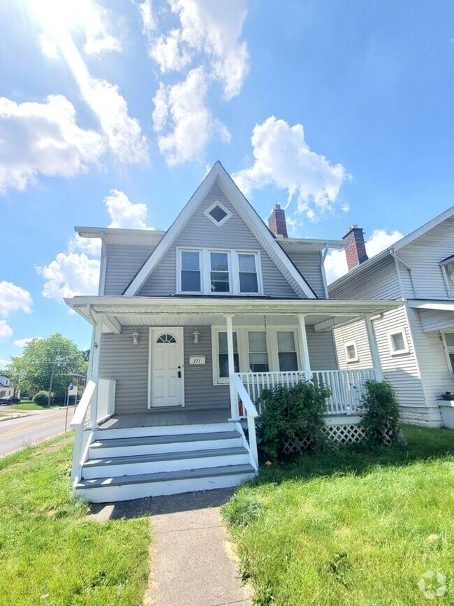 Building Photo - 2 BEDROOM SINGLE FAMILY HOME