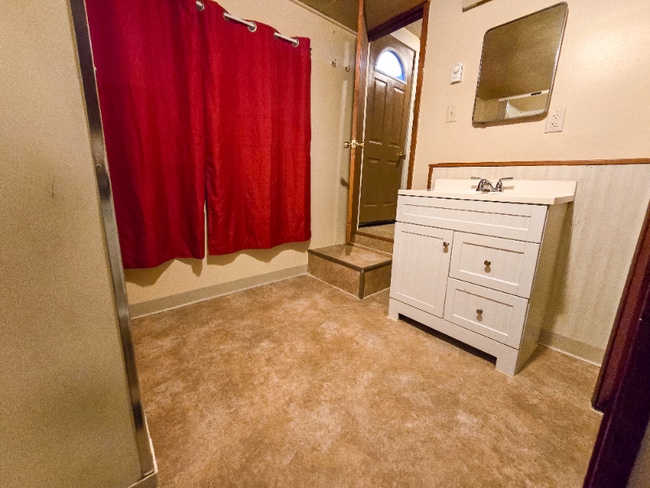 Photo - 1 E New York St