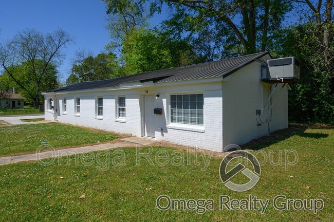 Building Photo - 14 E Clay St