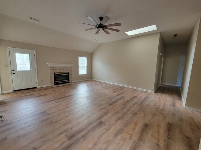 Photo - 122 Pebblebrook Cir