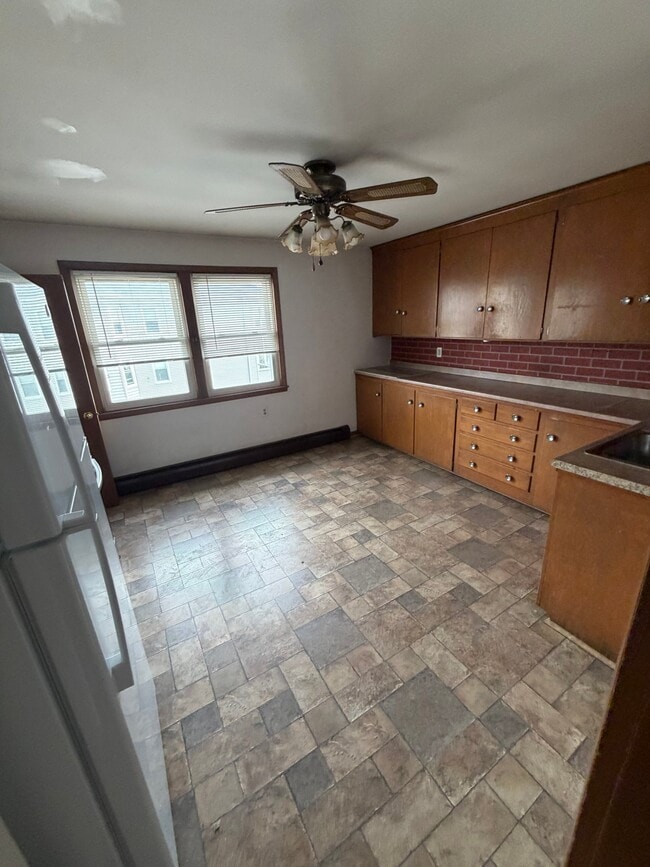 Photo - 100 Pilgrim Ave Unidad 2