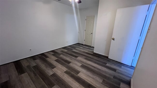 Building Photo - 1325 Herkimer St Unit 2