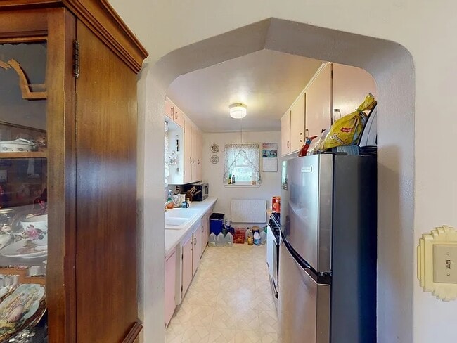 Photo - 430 Ulstad Ave