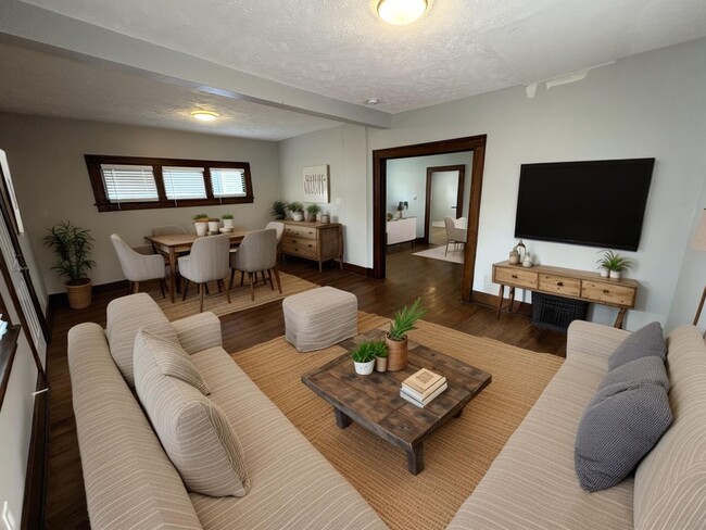 Photo - Fully Remodeled 3Bedroom House!