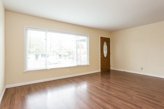 Photo - 513 San Joaquin Ave