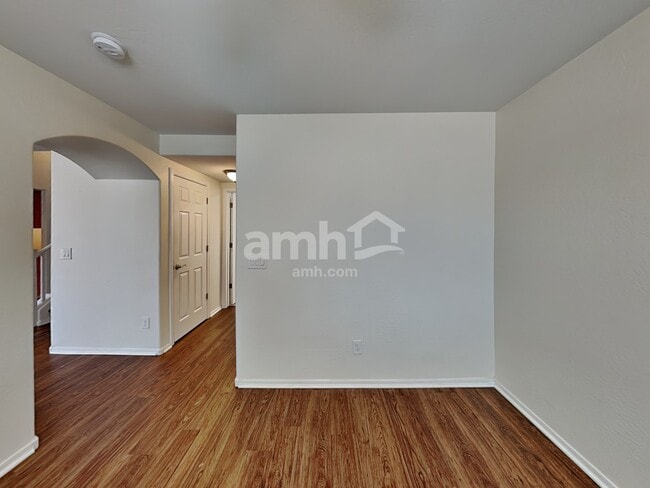 Photo - 11353 W Buchanan St