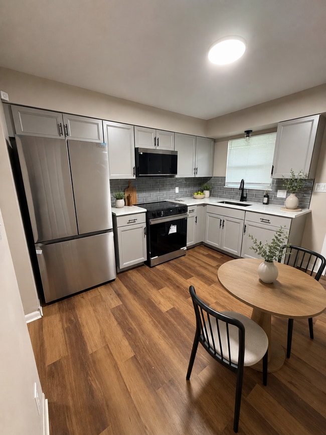 Photo - 1324 Kent St