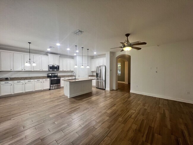 Photo - 4/3/2 HOME IN EDINA GARDEN OF EDEN