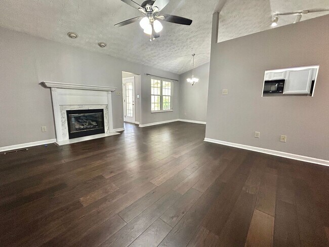 Photo - Beautiful 3 bedroom-plus bonus room-2 bath for rent!