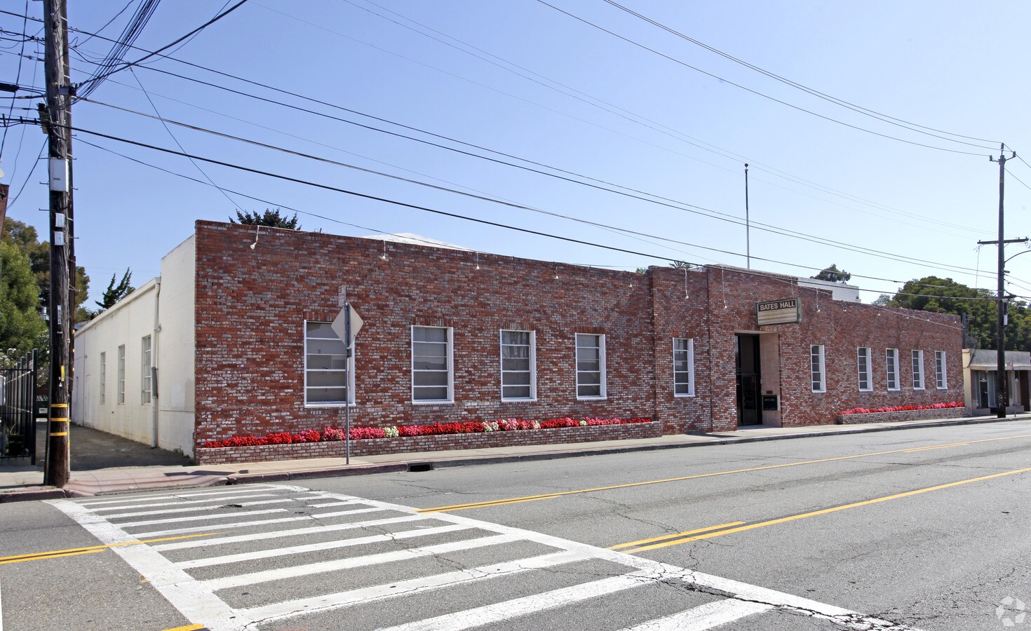 Bates Hall - Bates Hall Apartments