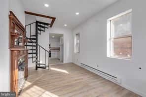 Photo - 4242 Pine St