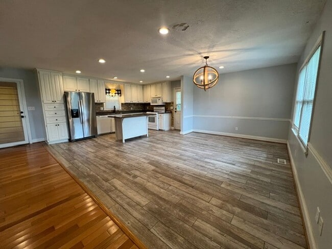 223 S Lk Dr