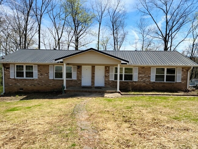 Building Photo - 5009 Buggy Ln