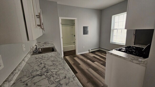 302 Cartier St Unit 3