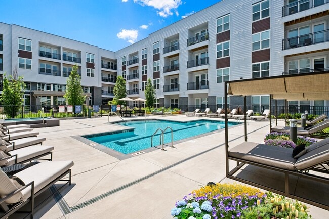 Everleigh Vernon Hills 55+ Active Adult Apartments