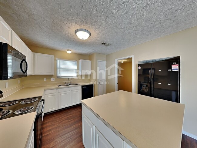 Photo - 5979 Haydens Crossing Blvd