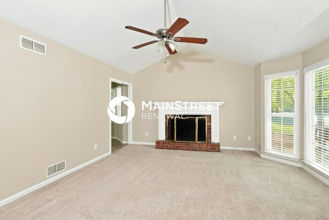 Photo - 3 Bedroom Pet-Friendly Home in Marietta, GA with Main Street Renewal