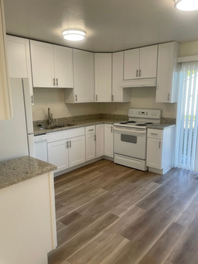 Photo - 3-Bedroom Twin Home with Private Backyard