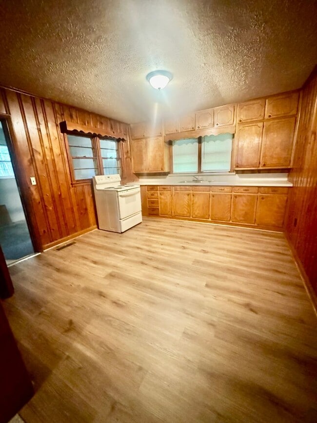 Photo - 2 Bedroom/1 Bath house on private 1.75 acres