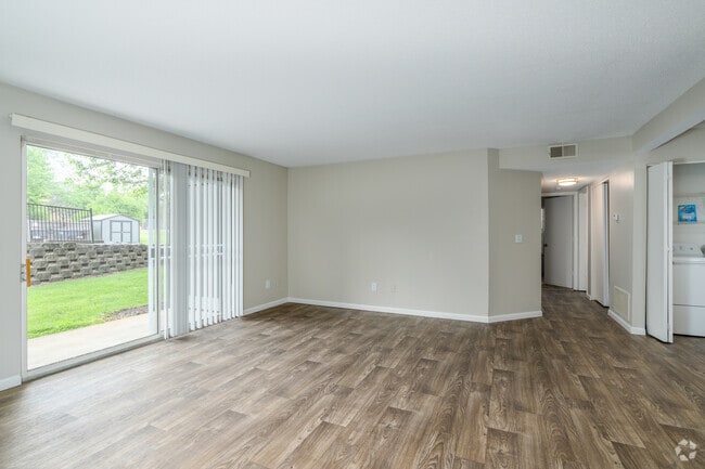 2BR, 2BA - 1,066SF - Living Room