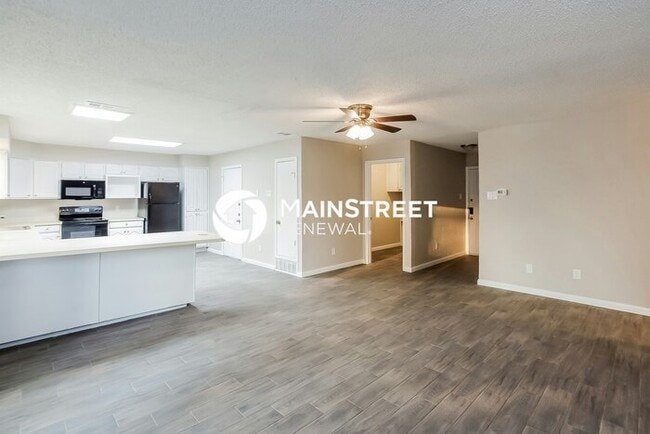 Photo - 3 Bedroom Pet-Friendly Home in MESQUITE, TX with Main Street Renewal