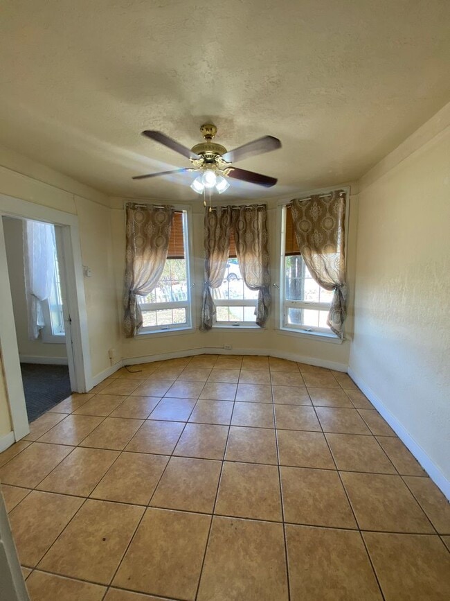 Photo - 2 bedroom, 1 bathroom house, fenced yard, ...