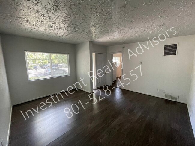 Building Photo - 1071 West 700 S