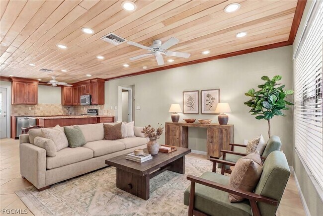 Photo - 2371 Baybreeze St