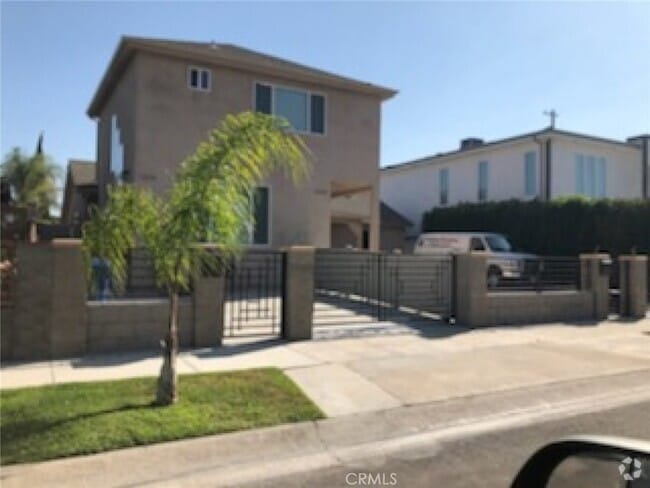 Building Photo - 12658 Welby Way Rental