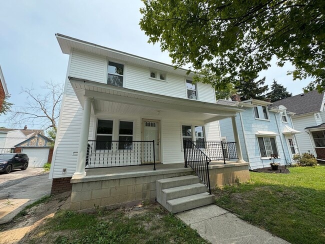 Photo - Bright & Spacious 4 Bedroom Home for Rent