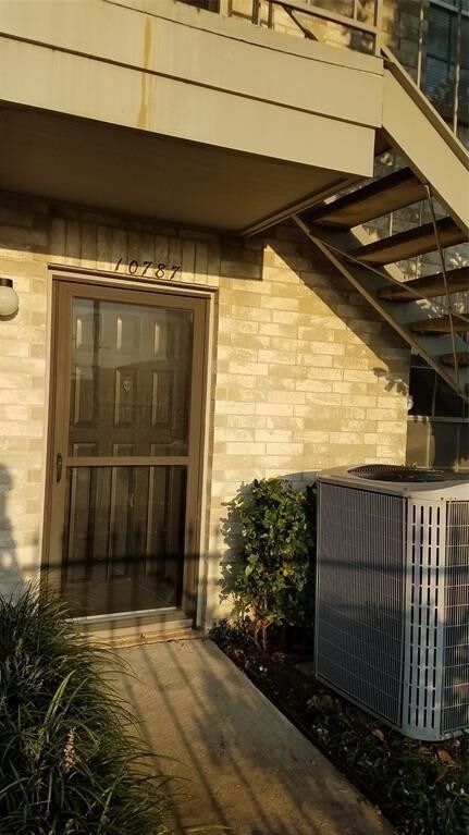 Photo - 10787 Braes Bend Dr Condo